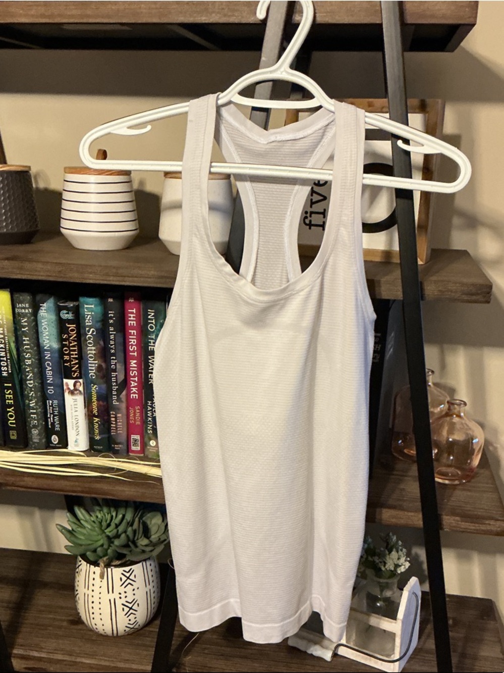 Lululemon swiftly tank size 4